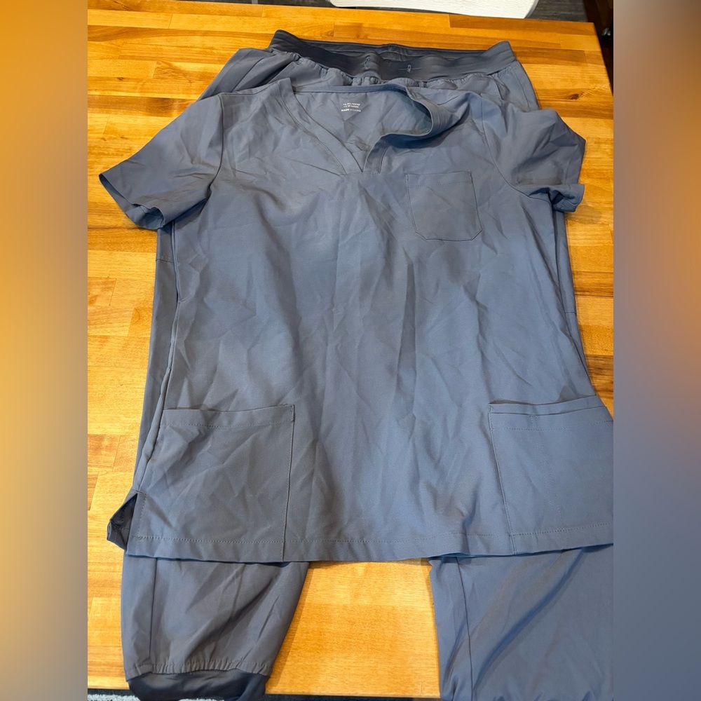 Amazon Women's Scrub Top and Pants in Slate Blue - medium